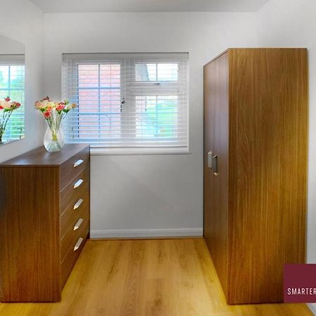 Wokingham - 2 Bed Modern House - Parking Apartamento Exterior foto